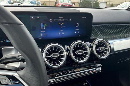 2025 Mercedes-Benz GLB 250 4MATIC