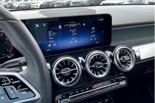 2025 Mercedes-Benz GLB 250 4MATIC