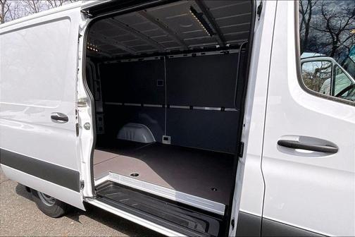 2026 Mercedes-Benz Sprinter 2500 Cargo 144 WB