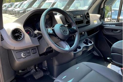 2025 Mercedes-Benz Sprinter 2500 High Roof