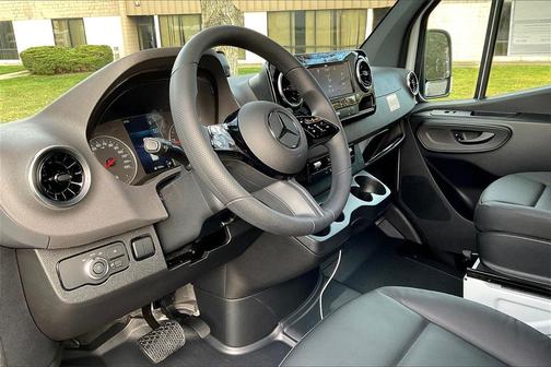 2026 Mercedes-Benz Sprinter 2500 Cargo 170 WB