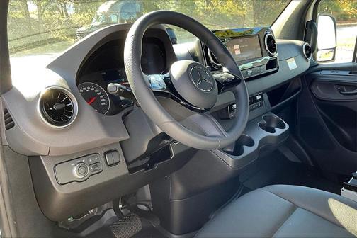 2026 Mercedes-Benz Sprinter 2500 Standard Roof