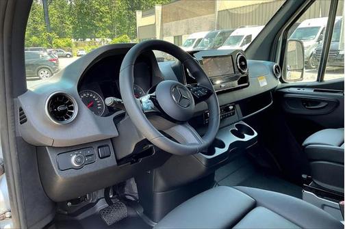 2025 Mercedes-Benz Sprinter 2500 High Roof