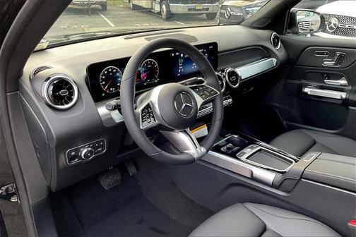 2026 Mercedes-Benz GLB 250 4MATIC