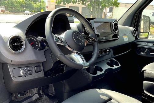 2025 Mercedes-Benz Sprinter 2500 Standard Roof