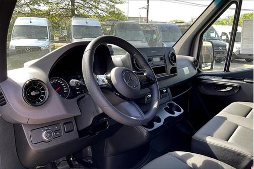 2025 Mercedes-Benz Sprinter 2500 Standard Roof