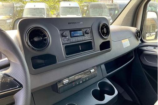 2025 Mercedes-Benz Sprinter 2500 Standard Roof