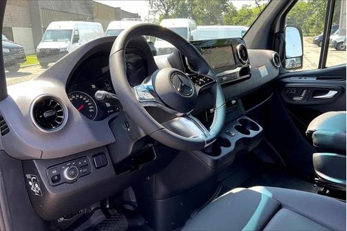 2025 Mercedes-Benz Sprinter 2500 Cargo 144 WB