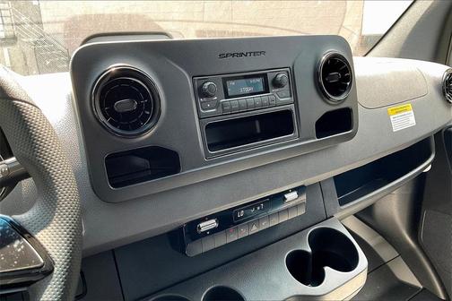 2025 Mercedes-Benz Sprinter 2500 Standard Roof