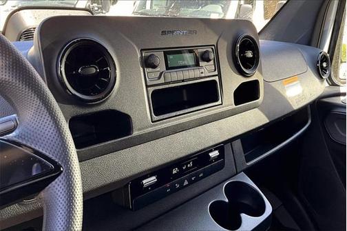 2025 Mercedes-Benz Sprinter 2500 Standard Roof