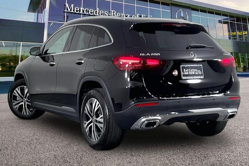 Night Black 2026 Mercedes-Benz GLA 250 4MATIC
