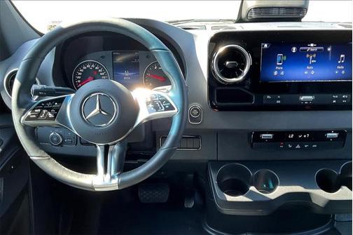 2025 Mercedes-Benz Sprinter 2500 Standard Roof