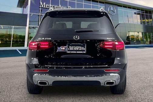 Night Black 2026 Mercedes-Benz GLB 250 4MATIC