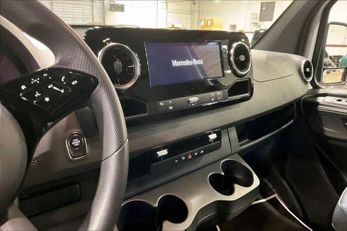 2026 Mercedes-Benz Sprinter 2500 Crew 170 WB