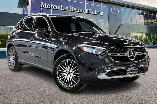 Graphite Grey Metallic 2026 Mercedes-Benz GLC 300 4MATIC SUV