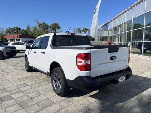 Oxford White 2026 Ford Maverick XLT