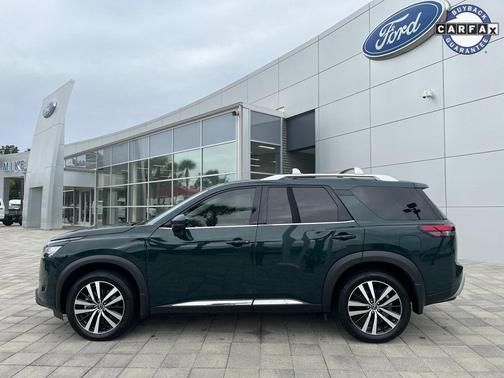2023 Nissan Pathfinder Platinum
