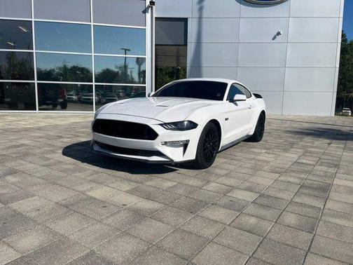 Oxford White 2020 Ford Mustang GT