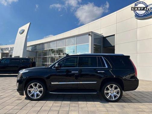 2017 Cadillac Escalade Luxury