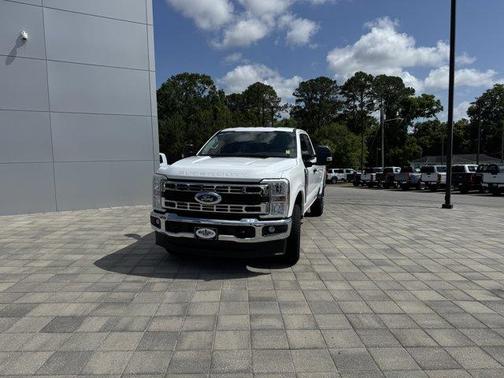 2025 Ford F-350 XLT