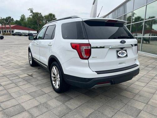 Oxford White 2019 Ford Explorer XLT