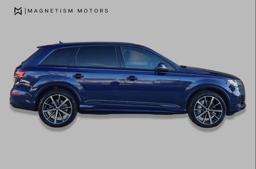 Navarra Blue Metallic 2021 Audi Q7 55 Premium Plus