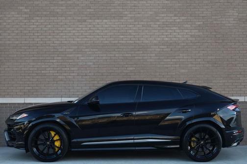 Nero Noctis 2021 Lamborghini Urus Base