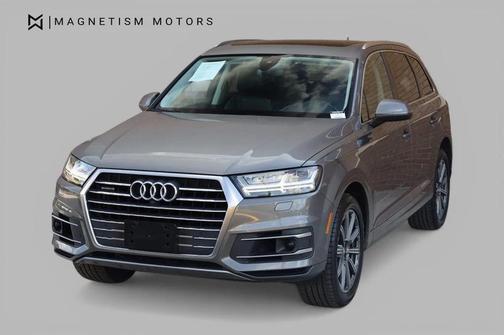 Gray 2018 Audi Q7 3.0T Prestige