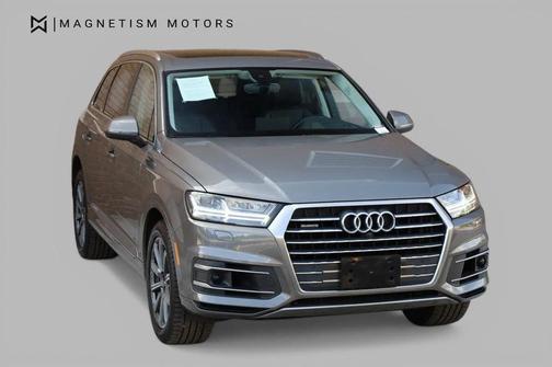 Gray 2018 Audi Q7 3.0T Prestige