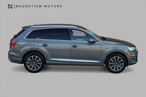 Gray 2018 Audi Q7 3.0T Prestige