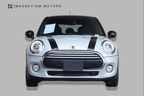 White Silver Metallic 2015 MINI Hardtop Cooper
