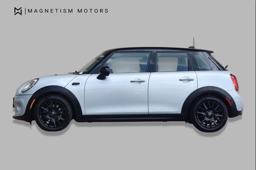 White Silver Metallic 2015 MINI Hardtop Cooper