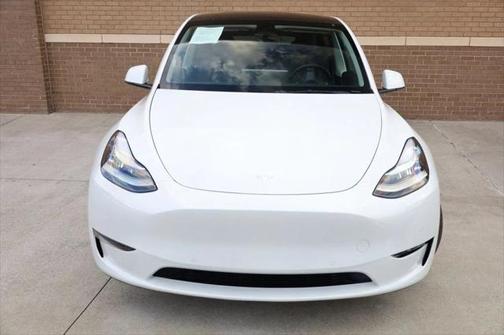 2022 Tesla Model Y Long Range Dual Motor All-Wheel Drive