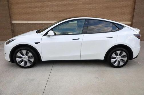 2022 Tesla Model Y Long Range Dual Motor All-Wheel Drive