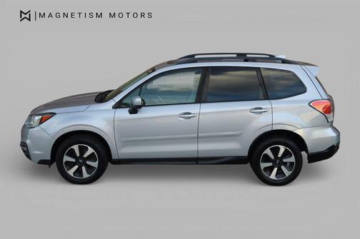 Ice Silver Metallic 2017 Subaru Forester 2.5i Premium