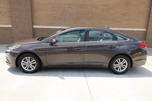 2017 Hyundai SONATA SE