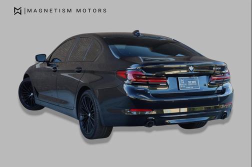 Black Sapphire Metallic 2018 BMW 530 530i
