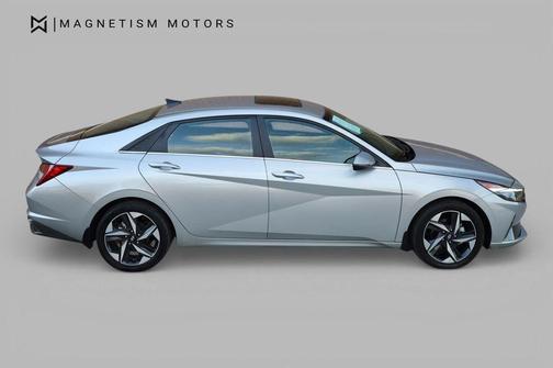 Shimmering Silver Pearl 2023 Hyundai ELANTRA Limited