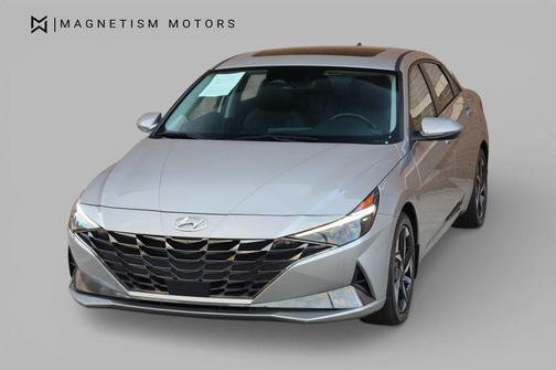 Shimmering Silver Pearl 2023 Hyundai ELANTRA Limited