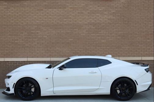 Summit White 2021 Chevrolet Camaro 2SS