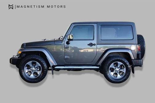 Granite Crystal Metallic Clearcoat 2016 Jeep Wrangler Sahara