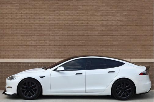 Pearl White Multi-Coat 2021 Tesla Model S Plaid