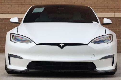 Pearl White Multi-Coat 2021 Tesla Model S Plaid