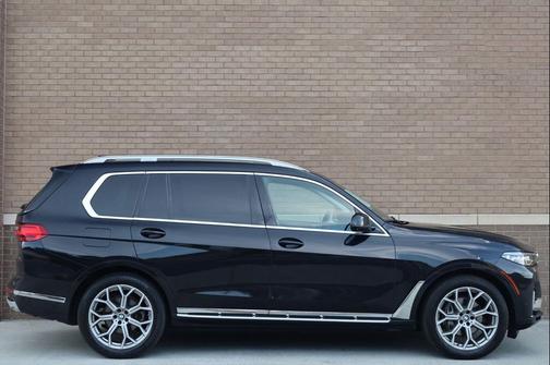 Black Sapphire Metallic 2020 BMW X7 xDrive40i