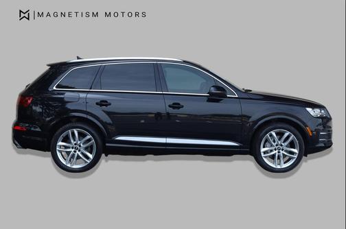 Orca Black Metallic 2018 Audi Q7 3.0T Prestige