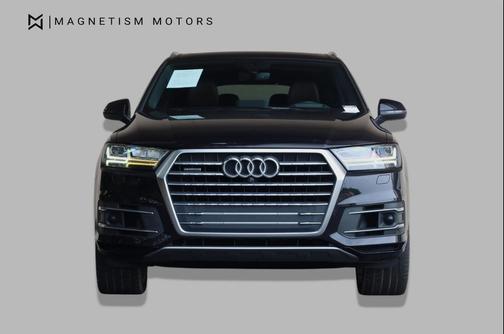 Orca Black Metallic 2018 Audi Q7 3.0T Prestige