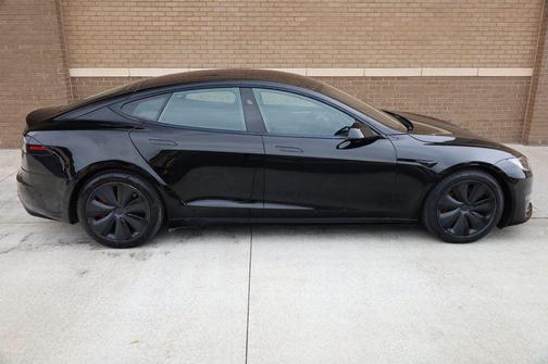 2023 Tesla Model S Plaid