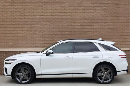 Uyuni White 2022 Genesis GV70 3.5T AWD Sport