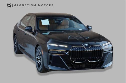 Black Sapphire Metallic 2024 BMW 740 740i