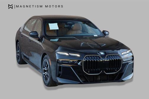 Black Sapphire Metallic 2024 BMW 740 740i